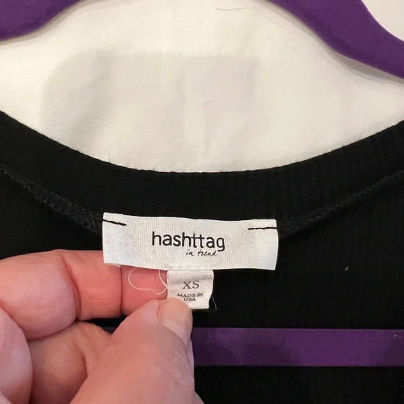 HASHTAG vneck ripped  cropped tee - Picture 3 of 5